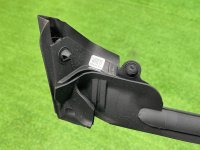 Audi / Q8 / Уплотнитель стекла двери