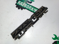 Audi / A6 / Крепление порога