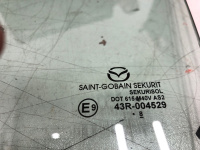 Mazda / 3 / Стекло двери