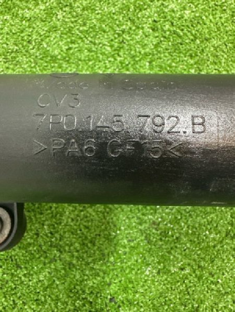 Volkswagen / Touareg / Патрубок интеркулера