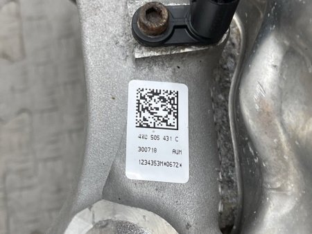Audi / A6 / Кулак поворотный