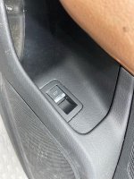 Audi / A6 / Обшивка двери