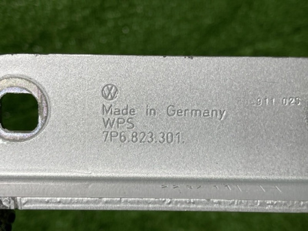 Volkswagen / Touareg / Петля капота