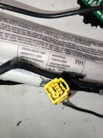 Porsche / Cayenne / Подушка безопасности в сиденье