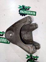 Volkswagen / Touareg / Кронштейн двигателя