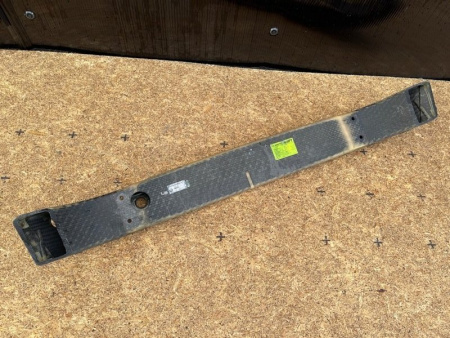 BMW / M6 / Усилитель бампера