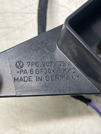 Volkswagen / Touareg / Кронштейн