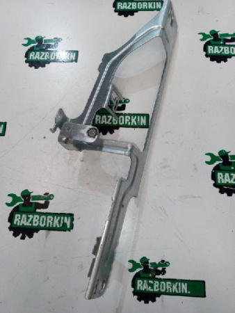 Mercedes-Benz / GLC 250d 4-matic / Кронштейн обшивки багажника