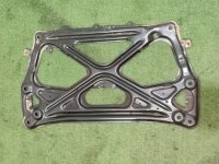 Audi / A6 / распорка подрамника