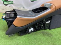 BMW / X5 / Консоль центральная