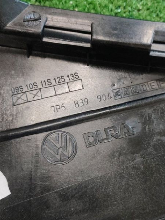 Volkswagen / Touareg / Накладка двери