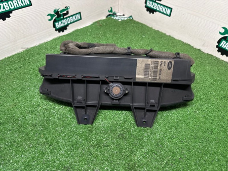 Land Rover / Range Rover / Панель приборов