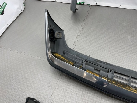 Mercedes-Benz / 300E / Бампер