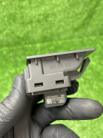 Audi / A6 / Кнопка открытия багажника