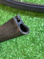 Volkswagen / Tiguan / Уплотнитель жабо