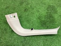 BMW / X1 / Обшивка крышки багажника