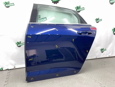 Audi / A6 / Дверь боковая