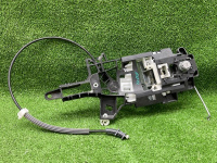 Chevrolet / Tahoe / Кронштейн ручки двери