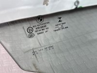 BMW / 5-Series / Стекло двери