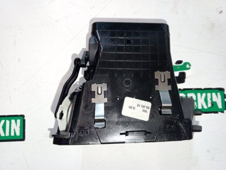 Mercedes-Benz / E-Class / Воздуховод салона