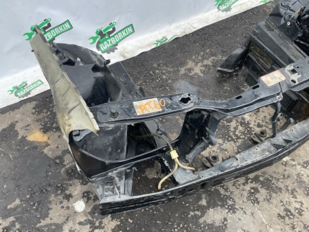 Mercedes-Benz / 300E / Телевизор (передняя панель)