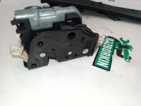 Audi / Q3 / Замок двери