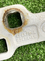 Land Rover / Range Rover / Петля крышки багажника