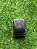 BMW / X5 / Кнопка открытия багажника