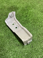 BMW / X5 / Кронштейн крыла