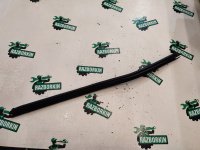 Audi / A6 / Уплотнитель стекла двери