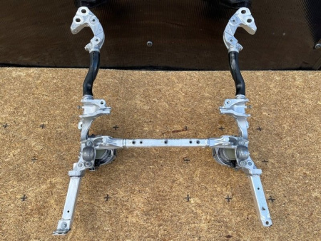 Audi / SQ8 / Подрамник