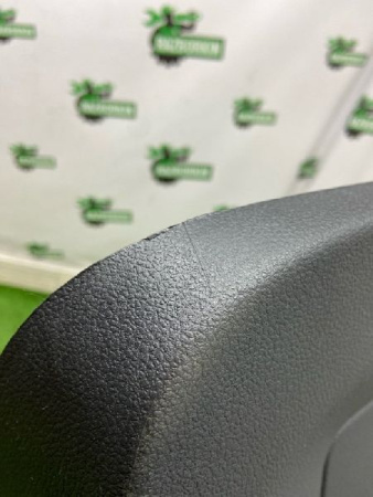 Volkswagen / Tiguan / Обшивка крышки багажника