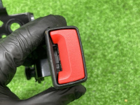 Audi / A6 / Замок ремня безопасности