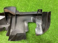 Audi / Q7 / Воздуховод радиатора