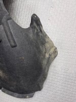 Volkswagen / Touareg / Подкрылок