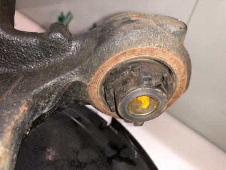 Mazda / 3 / Кулак задний