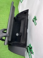 Audi / Q8 / Бардачок