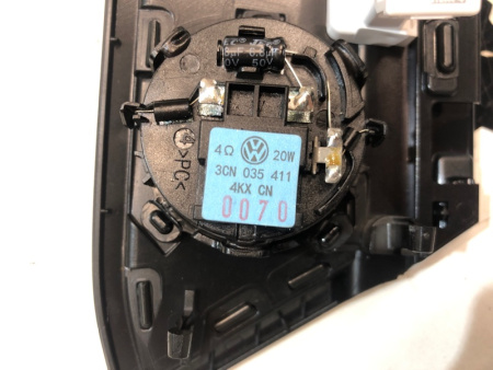 Volkswagen / Touareg / Накладка обшивки двери