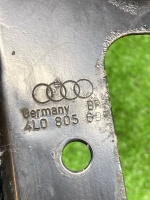 Audi / Q7 / Кронштейн корпуса воздушного фильтра