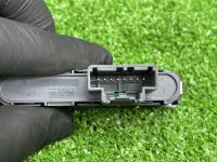 Ford / EXPLORER / Кнопка крышки багажника