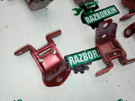 Mazda / 6 / Петля двери