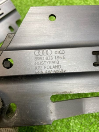 Audi / A5 / Скоба капота
