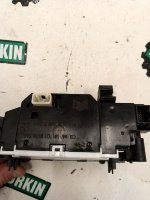 Mitsubishi / Outlander / Кронштейн подрулевых переключателей