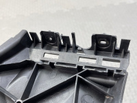 Audi / Q7 / Кронштейн бампера