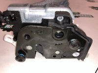 Volkswagen / Touareg / Замок двери