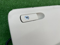 Volkswagen / Touareg / Бардачок