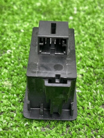 Audi / Q5 / Кнопка крышки багажника