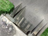 Audi / Q7 / Крюк замка капота