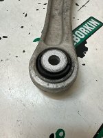 Volkswagen / Touareg / Рычаг подвески верхний Volkswagen / Touareg / Рычаг подвески верхний