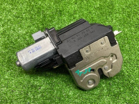 Volkswagen / Touareg / Замок багажника Volkswagen / Touareg / Замок багажника